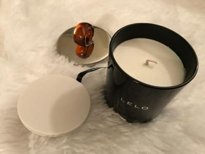 Nến BDSM nhiệt độ thấp massage toàn thân Lelo Massage Candle tinh dầu ấm nóng gợi cảm